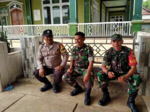 Sinergi TNI–Polri, Bhabinkamtibmas dan Babinsa Perkuat Kamtibmas di Desa Binaan