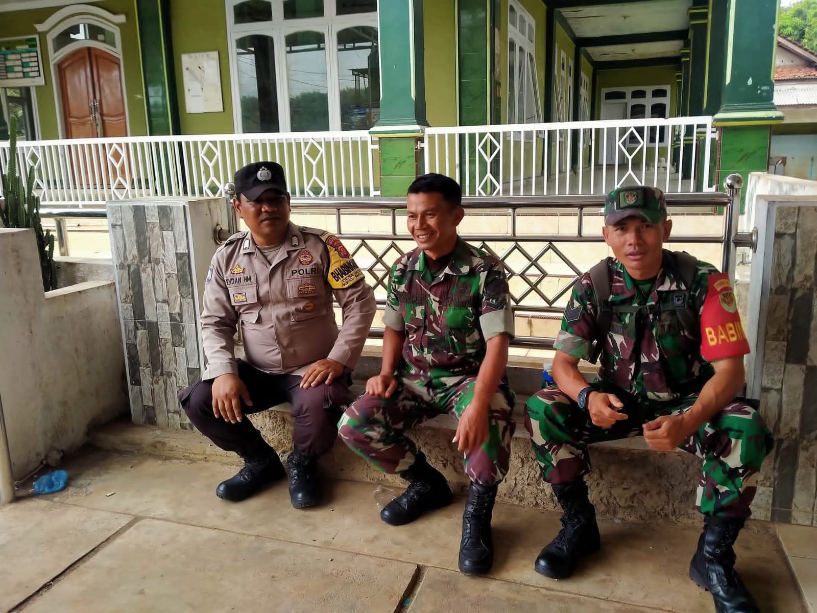 Sinergi TNI–Polri, Bhabinkamtibmas dan Babinsa Perkuat Kamtibmas di Desa Binaan